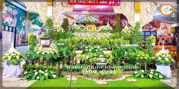 สวนดอกไม้งานศพ  & รับจัดดอกไม้งานศพ จัดสวนหน้าศพ ประดับนกยูง แบบที่ 25