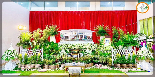 สวนดอกไม้หน้าศพ & จัดดอกไม้งานศพ ประดับนกยูง แบบที่ 24