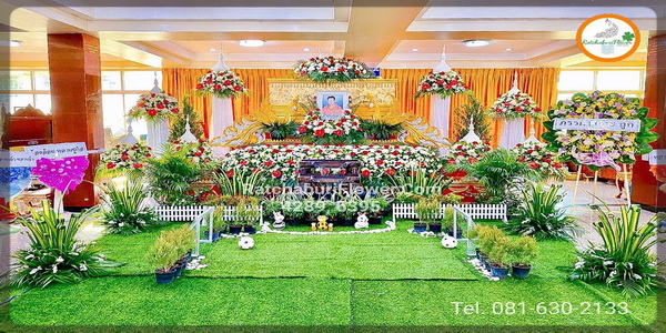 ดอกไม้งานศพสวยๆ ดอกไม้หน้าศพพร้อมสวนธรรมชาติ ดอกไม้หน้าหีบสวยหรู สวนดอกไม้ในงานศพ สวนประดับดอกไม้สวยงาม ราคาถูกที่สุด แบบที่ 28