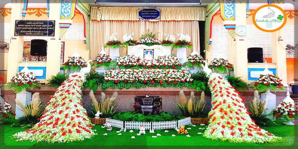 สวนดอกไม้งานศพ & ดอกไม้งานศพ ประดับนกยูง แบบที่ 16