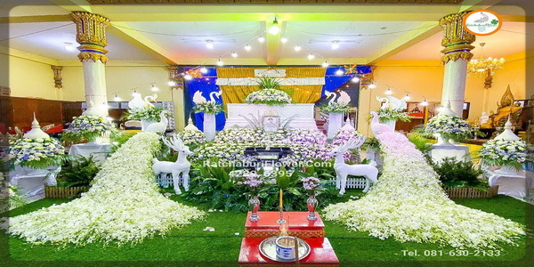 ดอกไม้งานศพและสวนสวยหรู ดอกไม้หน้าศพพร้อมสวนนกยูง ดอกไม้หน้าหีบและสวนสวยๆ สวนประดับนกยูงและดอกไม้หน้าศพ สวนดอกไม้หน้าหีบสวยๆ แบบที่ 31